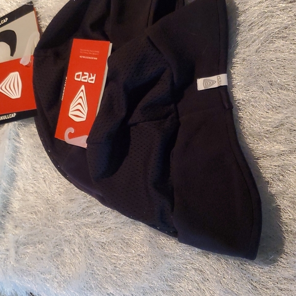 Red Skull Cap - Picture 2 of 5